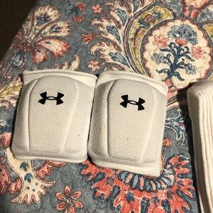 Under amour knee pads
